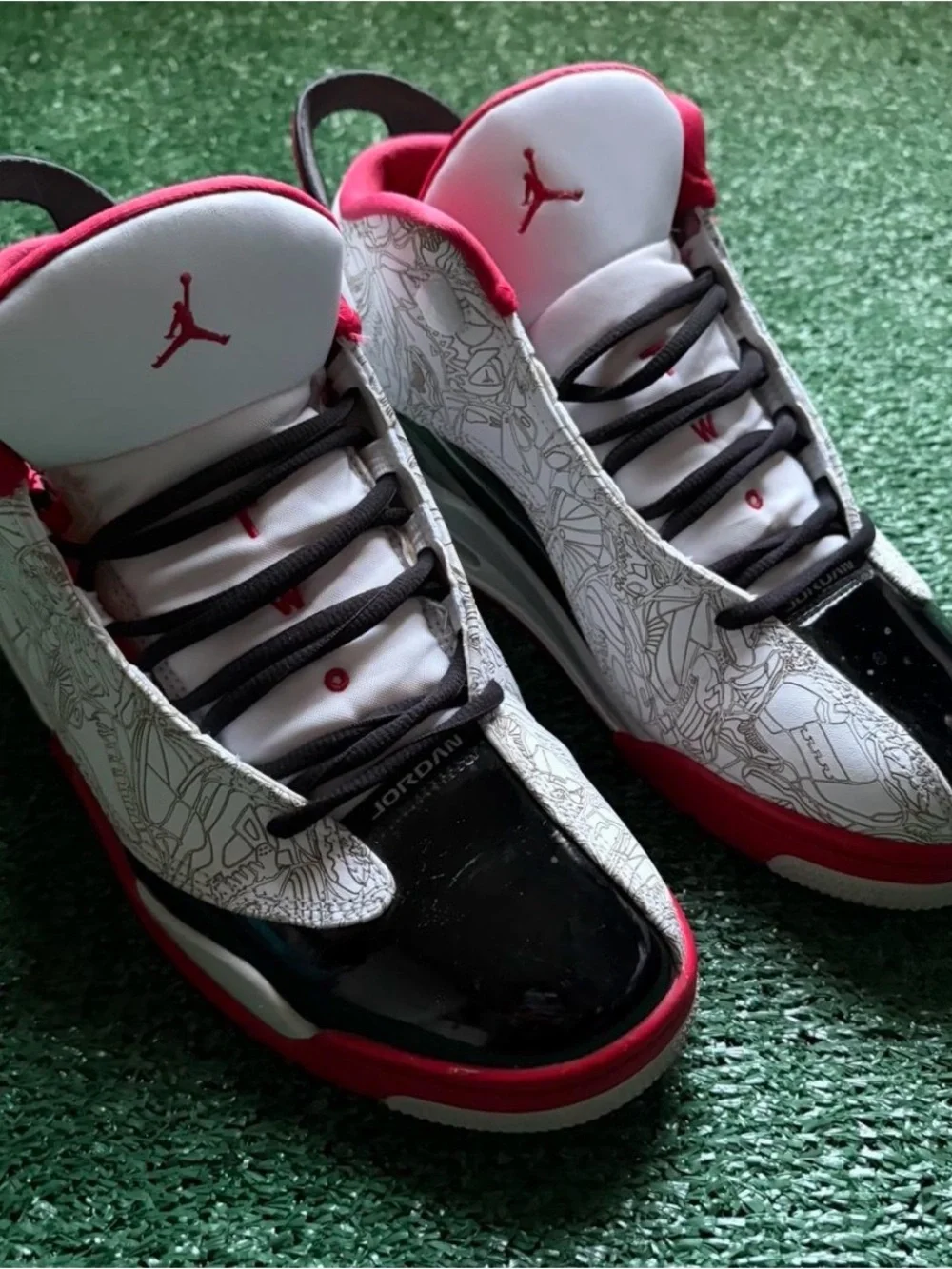 Jordan Low-Top Sneakers in Red/Black/White